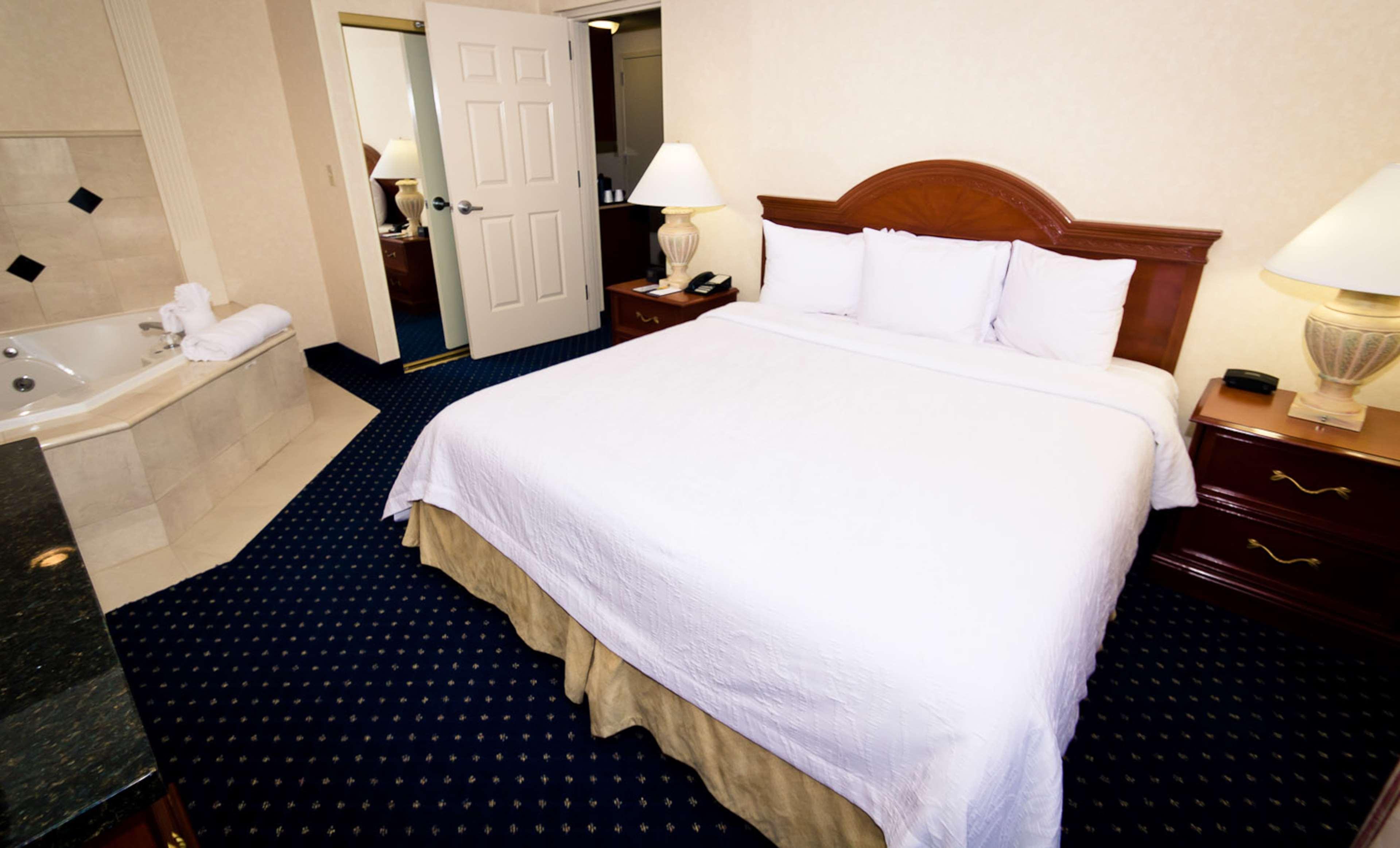 Hilton Garden Inn Charlotte Uptown Exteriör bild