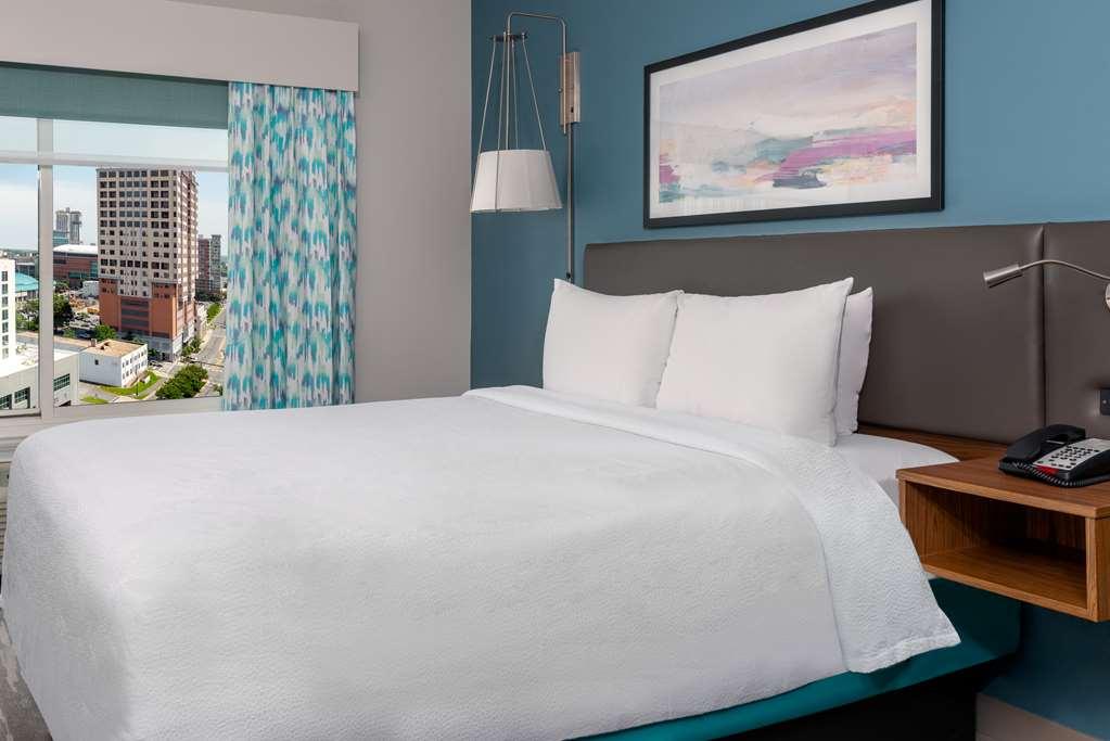 Hilton Garden Inn Charlotte Uptown Rum bild