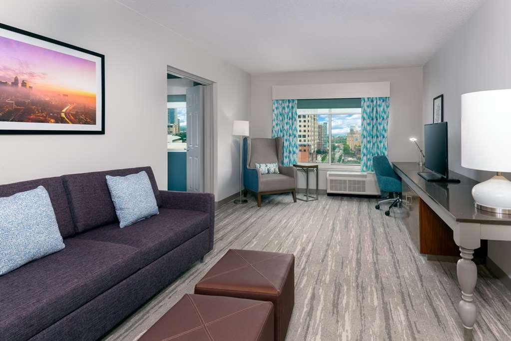 Hilton Garden Inn Charlotte Uptown Rum bild