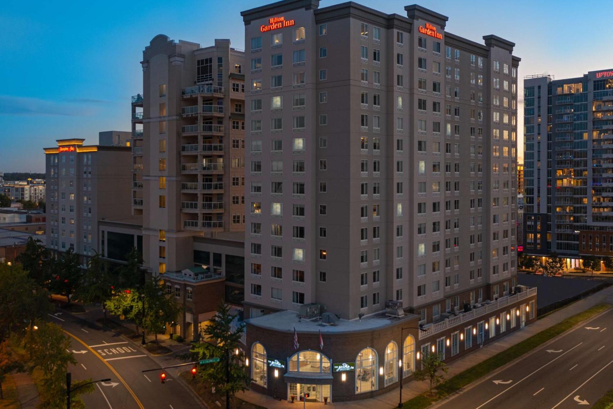 Hilton Garden Inn Charlotte Uptown Exteriör bild